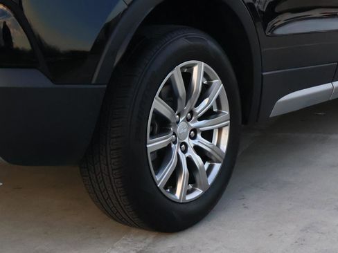 Used 2022 Cadillac XT4 Premium Luxury w/ Technology Package image 12