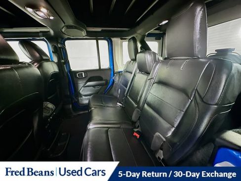 Used 2022 Jeep Wrangler Unlimited Sahara AWD/4WD image 31