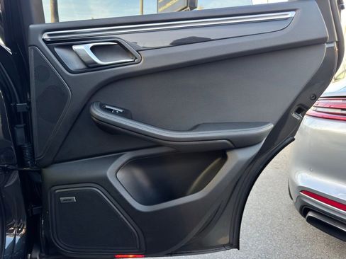 Used 2023 Porsche Macan S image 34