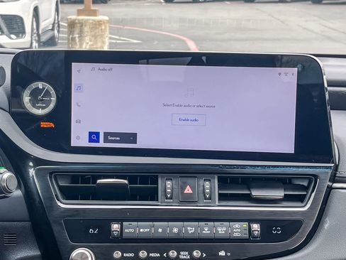 Certified 2025 Lexus ES 300h w/ Premium Package image 13