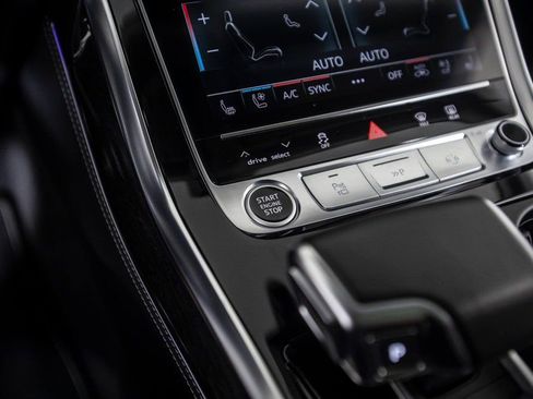 Used 2023 Audi Q8 Prestige image 29