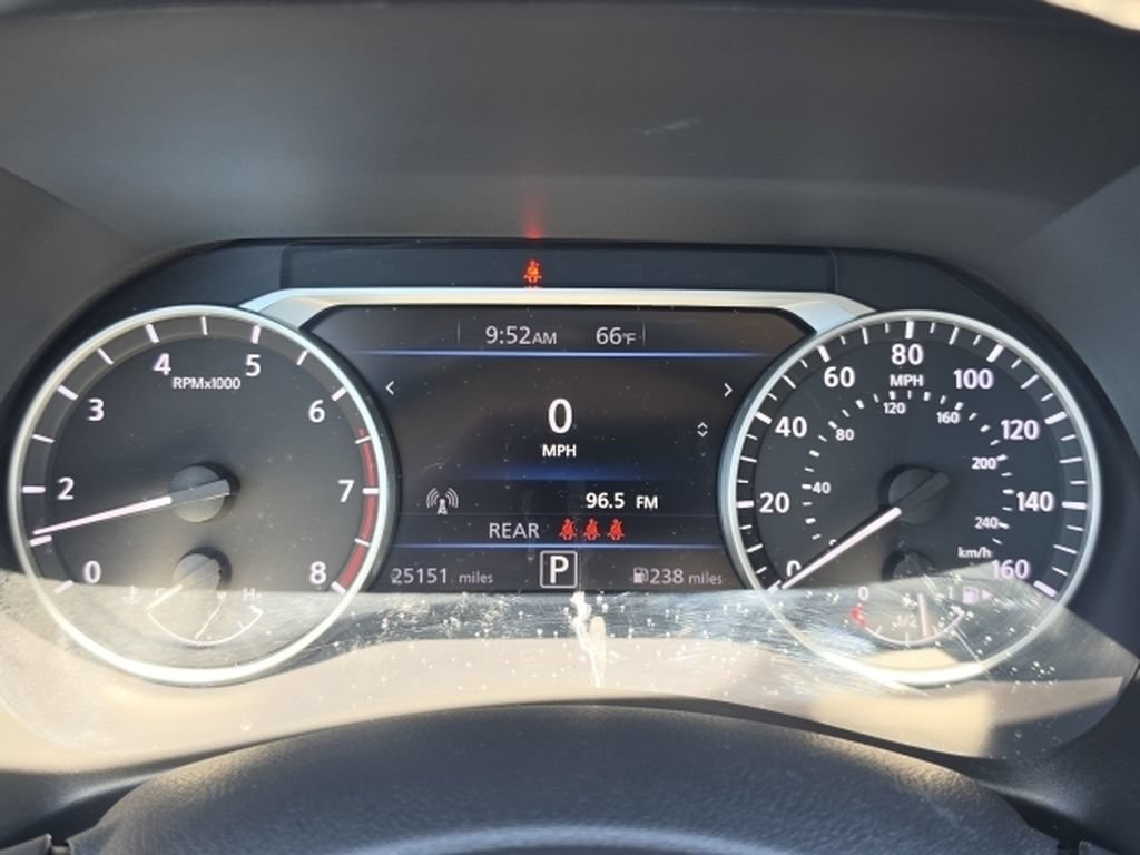 Used 2024 Nissan Sentra SR FWD image 16