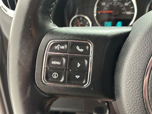 Used 2017 Jeep Wrangler Sahara w/ Connectivity Group AWD/4WD image 13