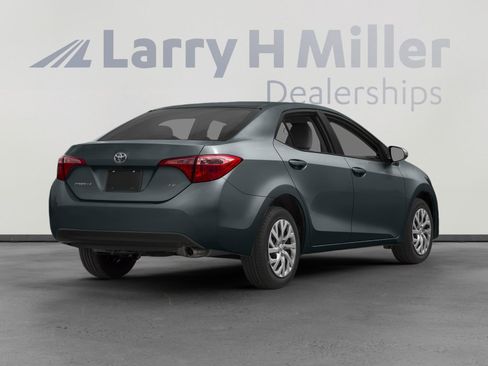 Used 2017 Toyota Corolla LE w/ Carpet Mat Package (TMS) image 2