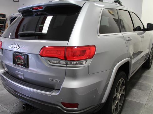 Used 2018 Jeep Grand Cherokee Limited AWD/4WD image 6