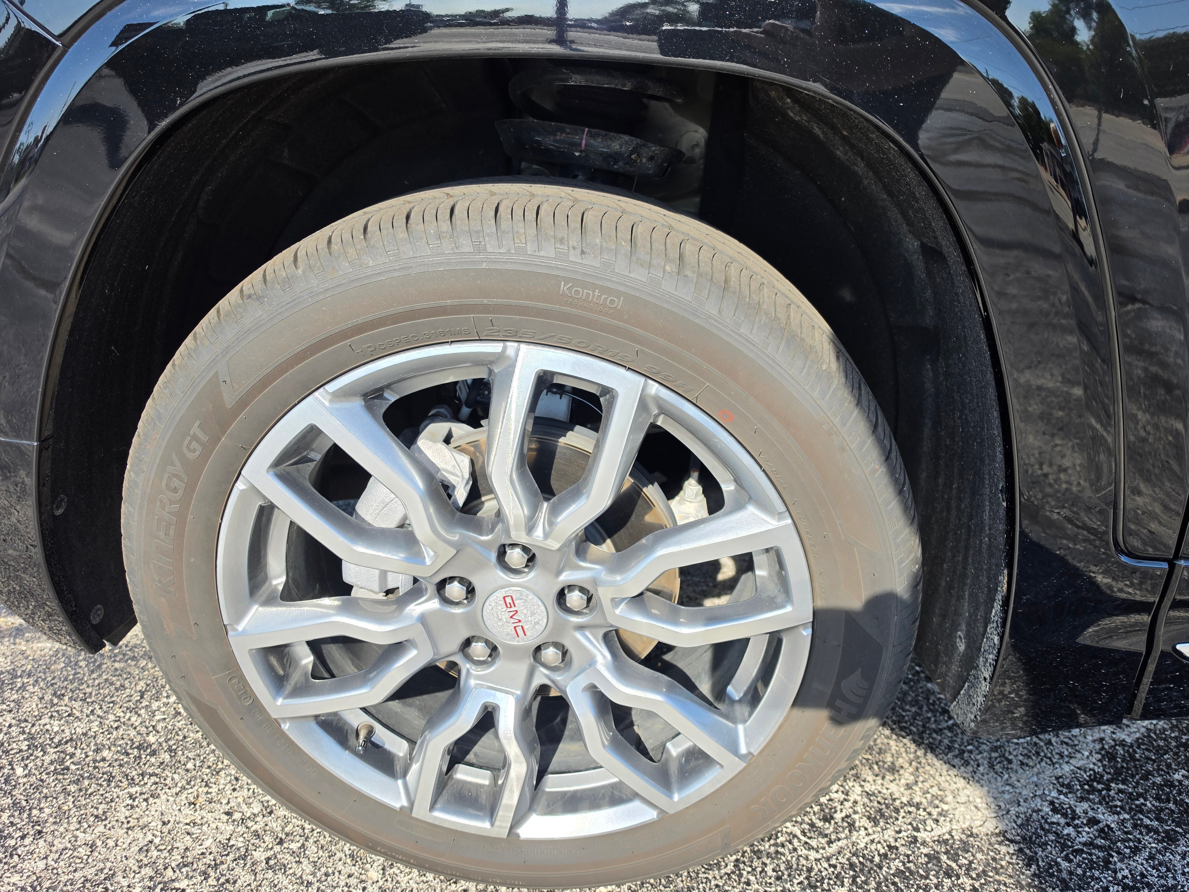 Used 2024 GMC Terrain Denali w/ Denali Premium Package AWD/4WD image 13