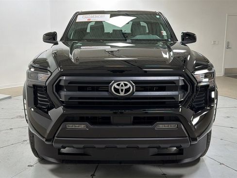 Certified 2025 Toyota Tacoma SR5 image 2