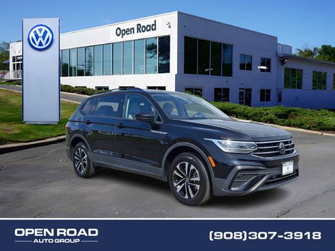 Used 2024 Volkswagen Tiguan S image 1