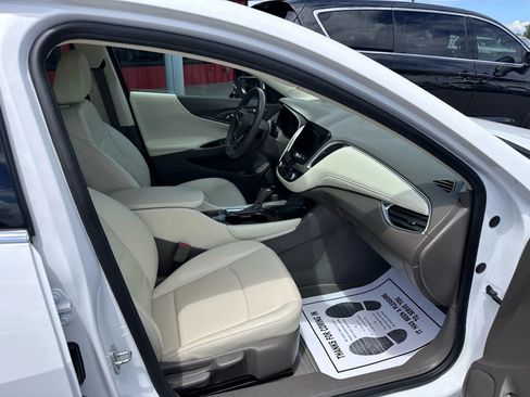 Used 2020 Chevrolet Malibu LT w/ Leather Package image 10