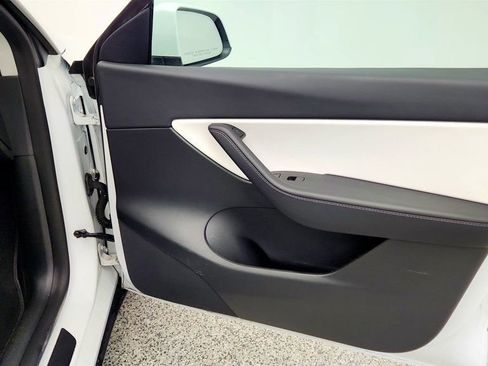 Used 2022 Tesla Model Y Performance AWD/4WD image 30