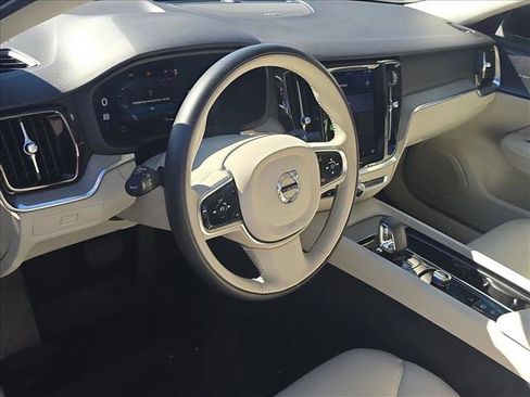 Used 2024 Volvo S60 B5 Plus image 9