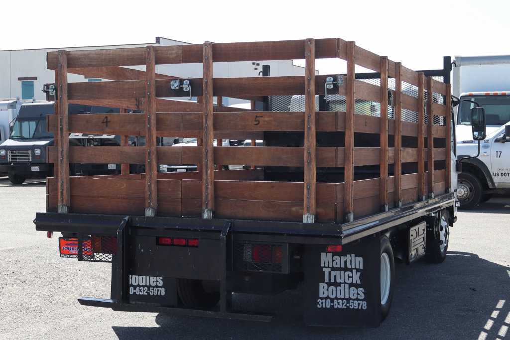 Used 2021 Isuzu NPR RWD image 9