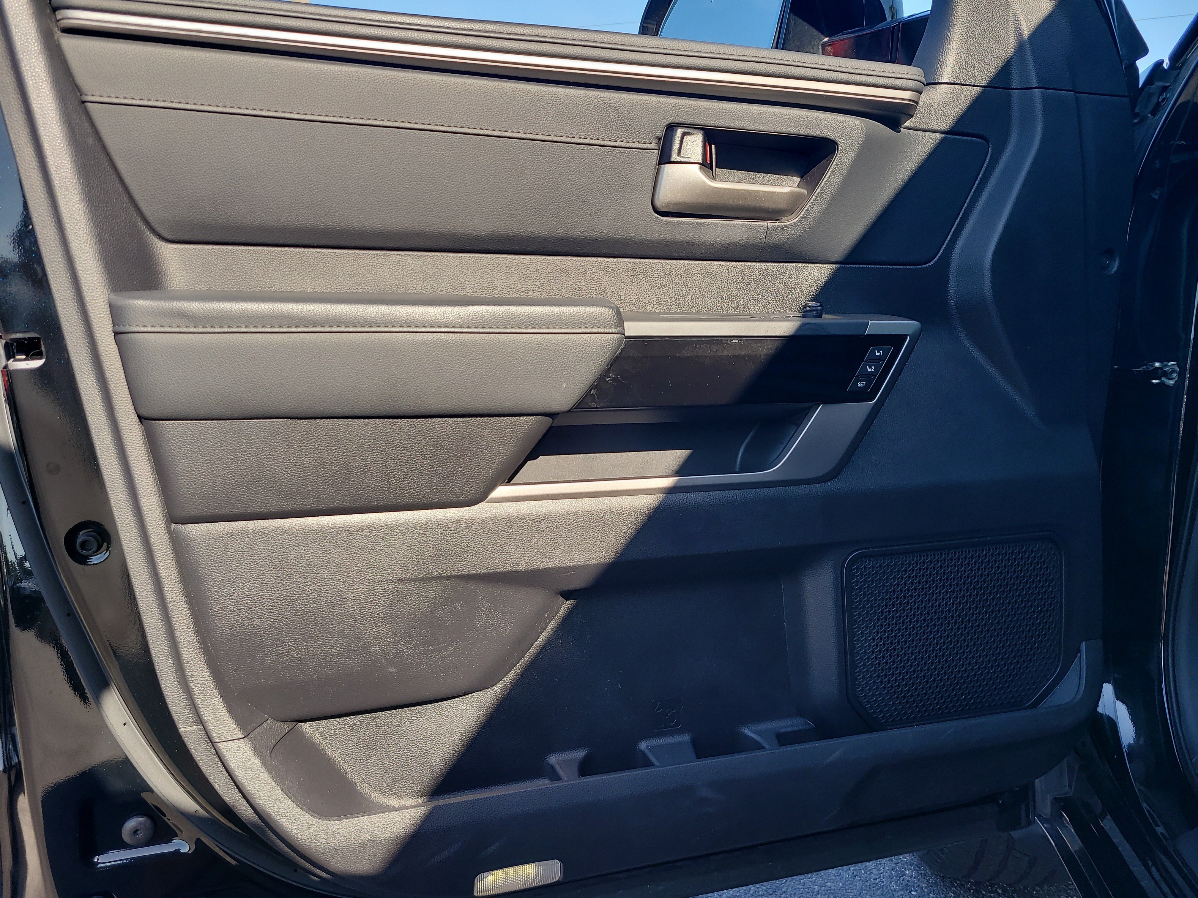 Used 2023 Toyota Tundra Limited AWD/4WD image 16