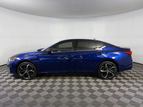 Used 2023 Nissan Altima 2.5 SR AWD/4WD image 11