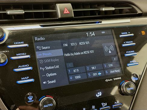 Used 2019 Toyota Camry XSE FWD image 21