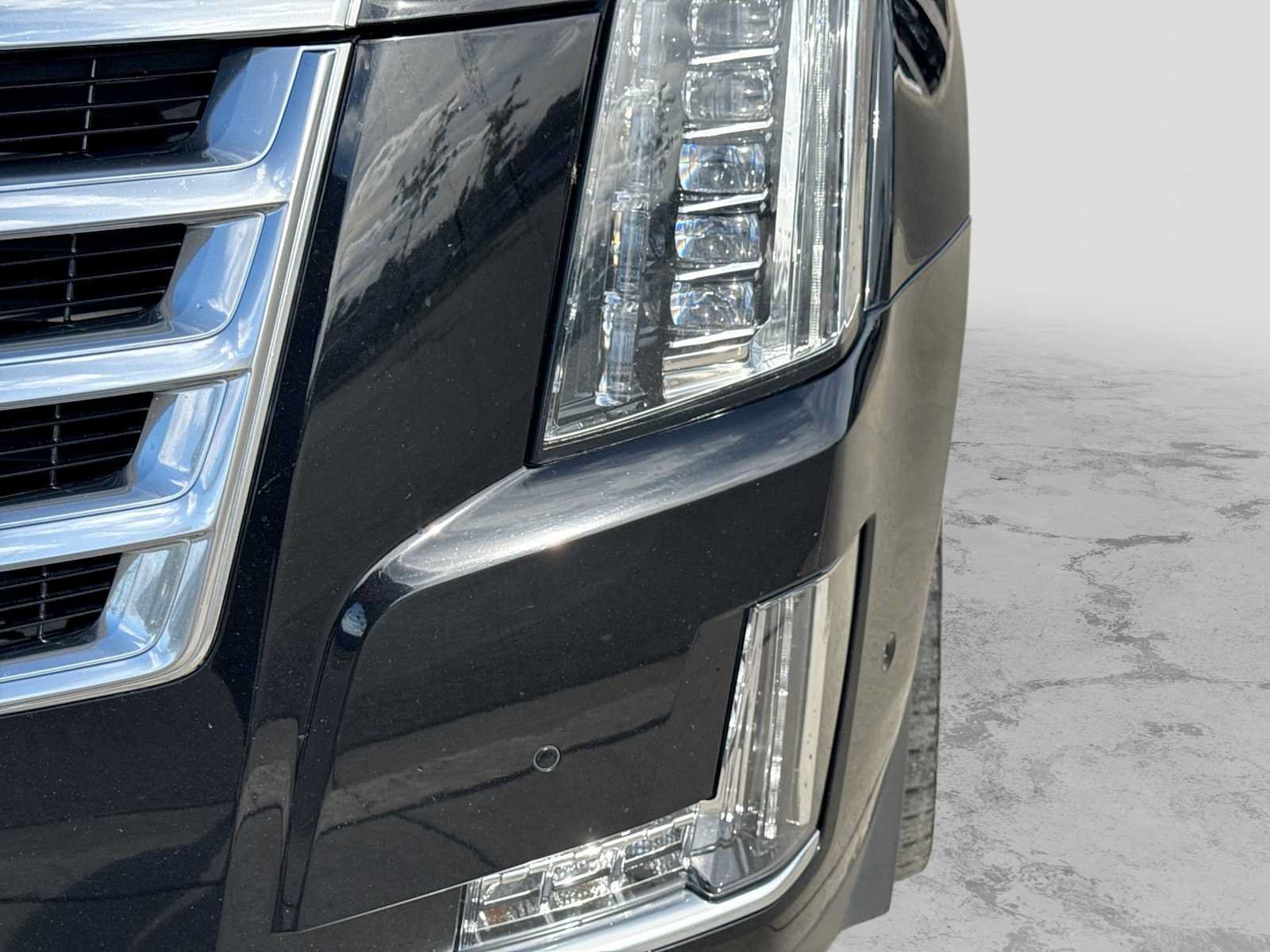 Used 2018 Cadillac Escalade ESV Premium Luxury AWD/4WD image 10