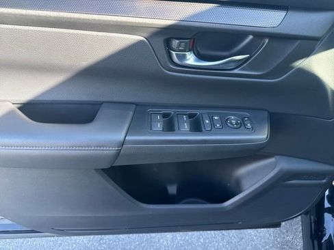 Certified 2025 Honda CR-V EX image 9