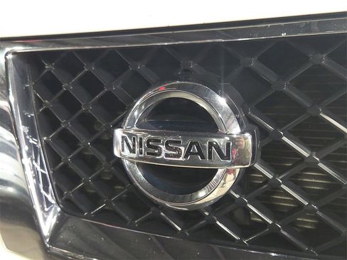 Used 2019 Nissan Frontier SV image 12
