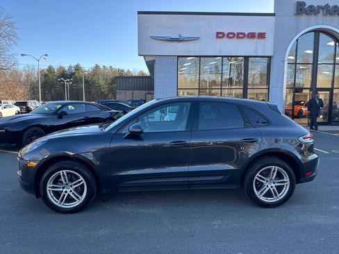 Used 2024 Porsche Macan image 2