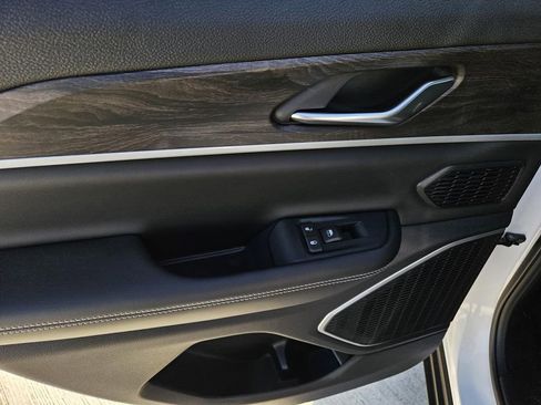 New 2026 Jeep Grand Cherokee Limited RWD image 13