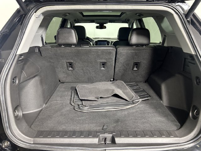 Used 2022 GMC Terrain SLT w/ Tech Package AWD/4WD image 25