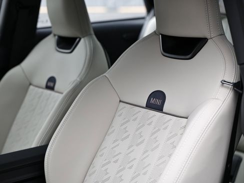 New 2026 MINI Cooper 2-Door Hardtop image 21