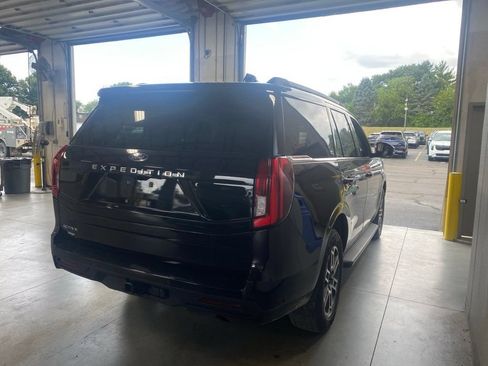 Used 2025 Ford Expedition Active AWD/4WD image 4