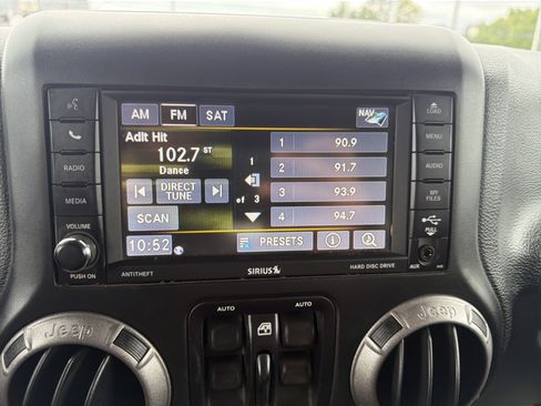Used 2017 Jeep Wrangler Unlimited Sport AWD/4WD image 25