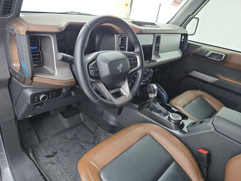Used 2023 Ford Bronco Outer Banks image 15
