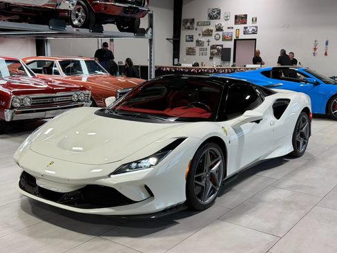 Used 2021 Ferrari F8 Tributo RWD image 3