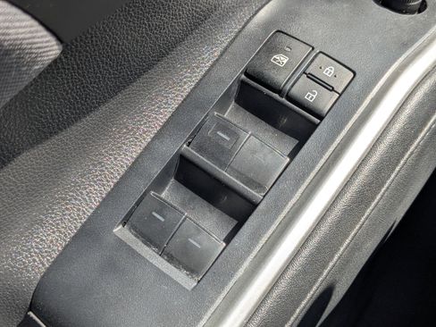 Used 2023 Toyota Highlander L image 23