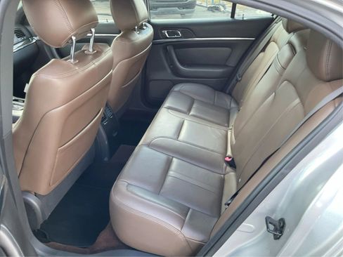 Used 2013 Lincoln MKS Sedan 4D image 10