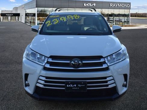Used 2019 Toyota Highlander XLE image 8