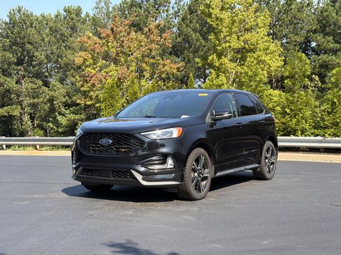 Used 2020 Ford Edge ST w/ Equipment Group 401A AWD/4WD image 11