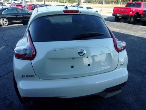 Used 2015 Nissan Juke SV w/ Technology Package FWD image 5