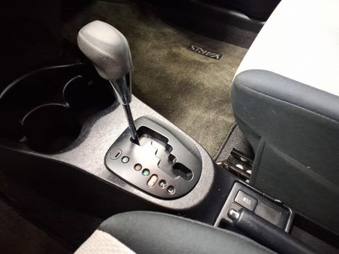 Used 2014 Toyota Yaris LE FWD image 14