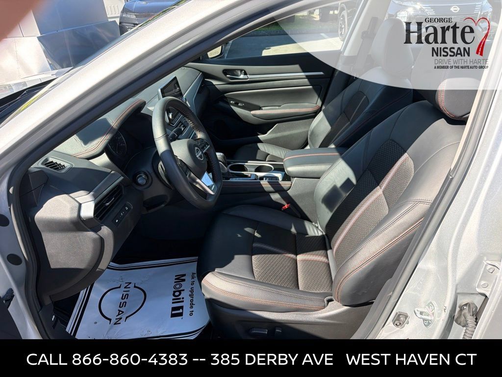Certified 2024 Nissan Altima 2.5 SR w/ SR Premium Package AWD/4WD image 11