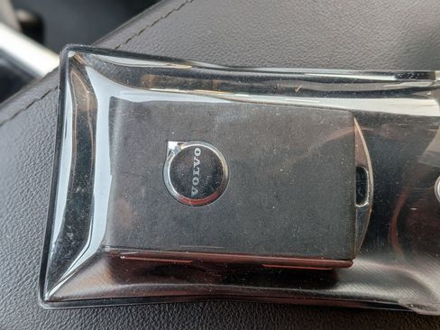 Used 2025 Volvo XC60 B5 Plus image 37