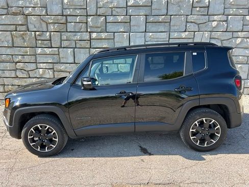 Certified 2023 Jeep Renegade Latitude AWD/4WD image 3