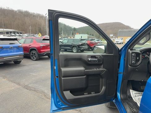Used 2023 Chevrolet Silverado 1500 Custom image 11
