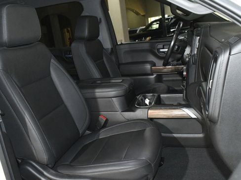 Used 2021 Chevrolet Silverado 1500 LT Trail Boss w/ Convenience Package II image 8