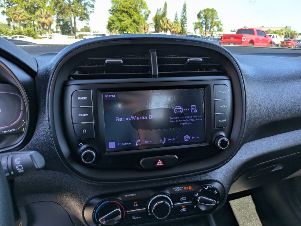 Certified 2023 Kia Soul LX FWD image 21