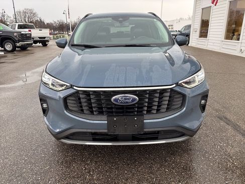 Used 2025 Ford Escape Platinum image 2