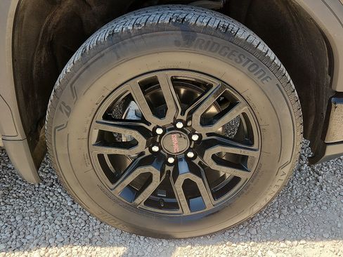 Used 2024 GMC Sierra 1500 Elevation AWD/4WD image 7