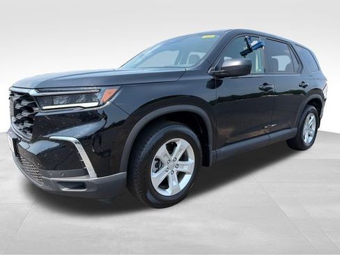 Used 2024 Honda Pilot LX image 1