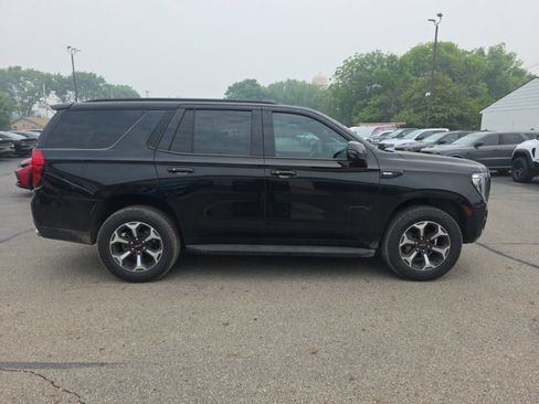 Used 2024 GMC Yukon AT4 w/ Technology Package AWD/4WD image 4