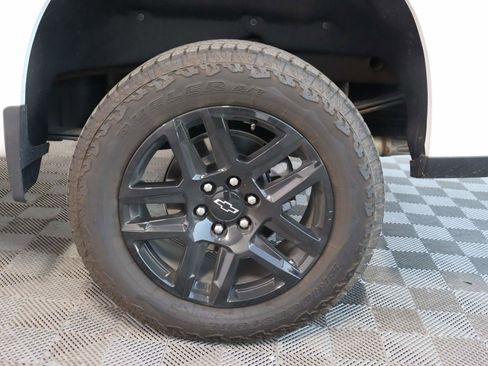 Certified 2025 Chevrolet Silverado 1500 LT Trail Boss w/ Convenience Package II image 17