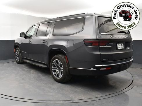 Used 2023 Jeep Wagoneer L 4WD w/ Premium Group I image 4