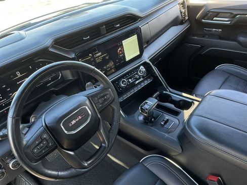 Used 2024 GMC Sierra 1500 AT4X image 10