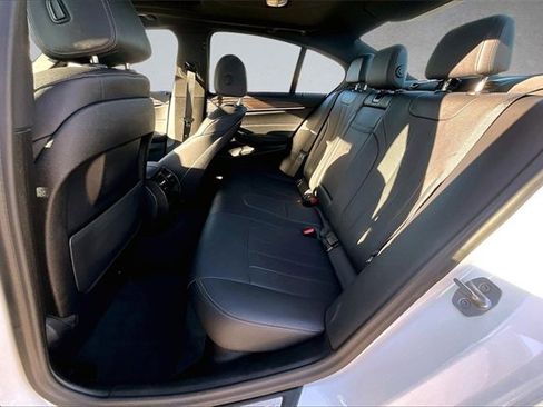 Used 2023 BMW 540i w/ Premium Package image 23